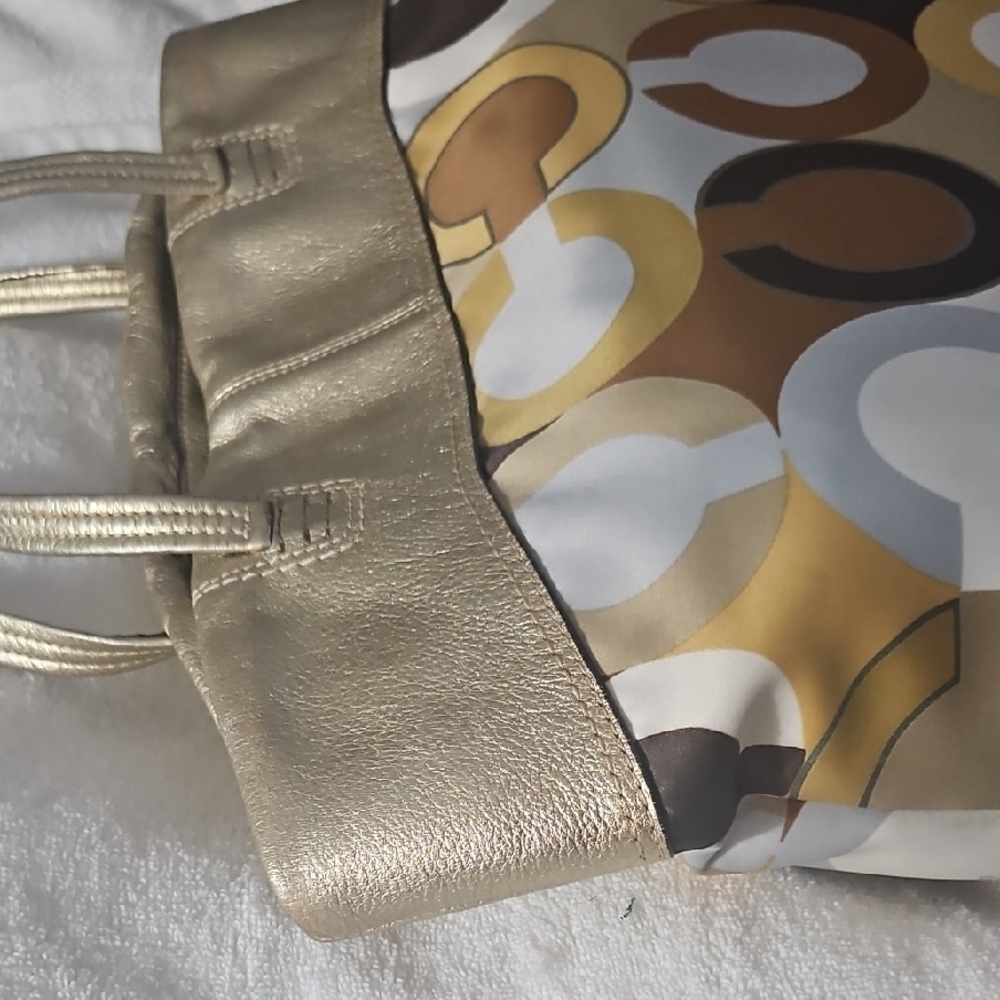 ๐โฃ๏ธCoach Metallic Gold and Brown Shoulder Bag๐๐ - Picture 7 of 12